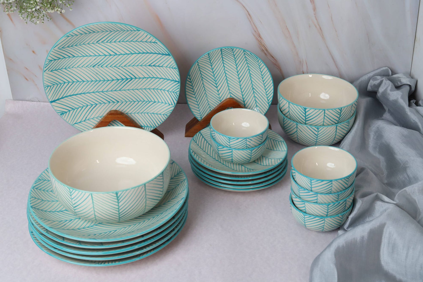 'Green Stripe' Ceramic Dinner Set of 21 Pieces