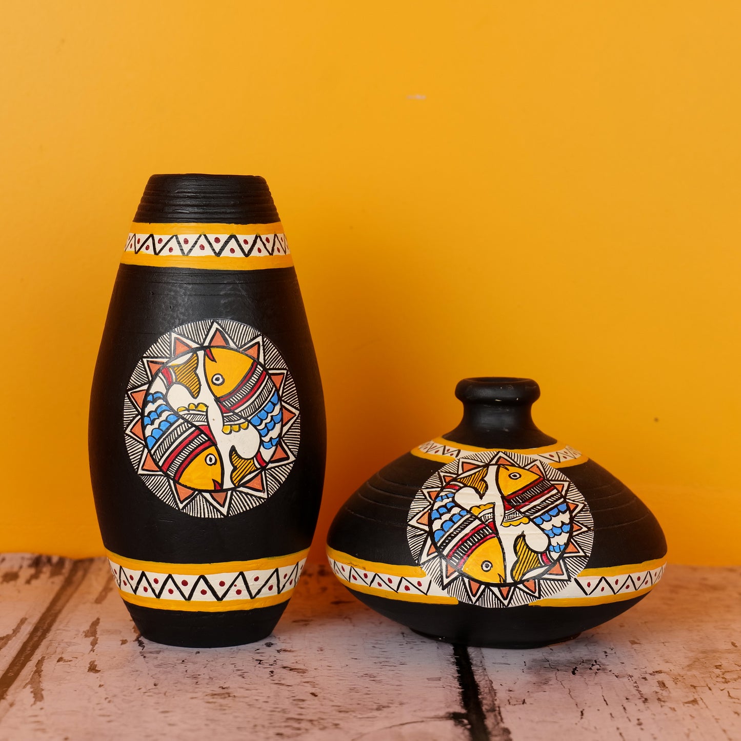 Madhubani Design Terracotta Decorative Vase In Black Color, Set of 2