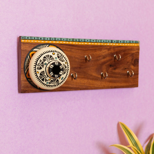 'Matki On Top' Handcrafted Wooden Decorative Key Holder