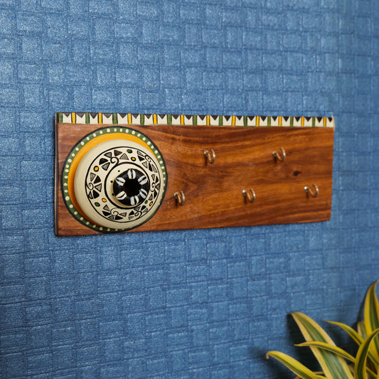 "Matki On Top" Handcrafted Wooden Key Holder In White Color