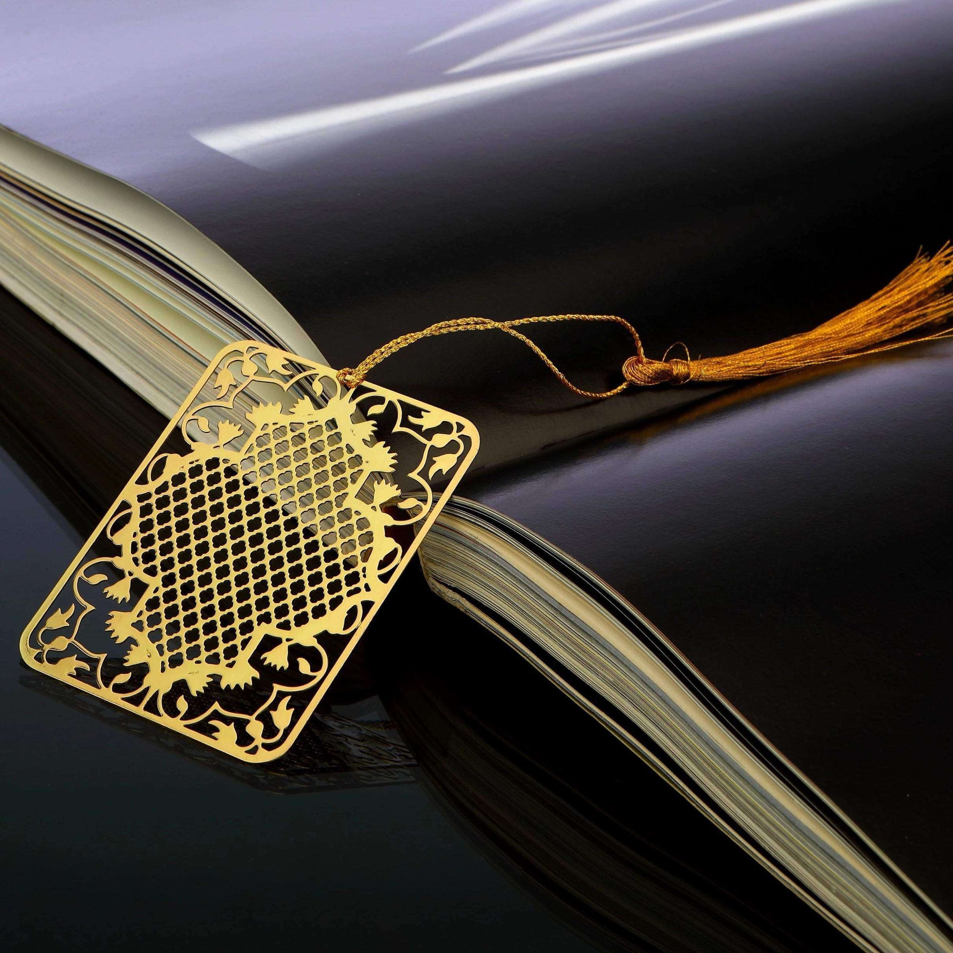 Ornamental Taj Golden Brass Metal Bookmark with Golden Tassel - artystagallery