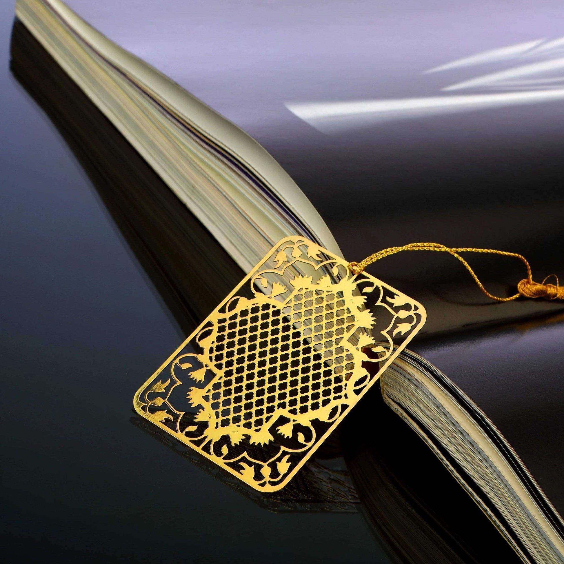 Ornamental Taj Golden Brass Metal Bookmark with Golden Tassel - artystagallery