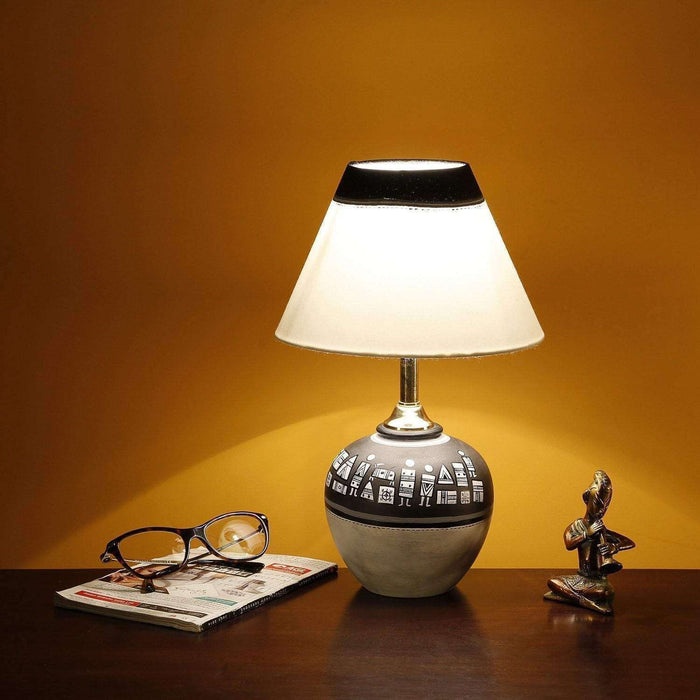 Artysta 'Monochrome Matka' Table Lamp In Terracotta (Black & White, 12.5 Inch)